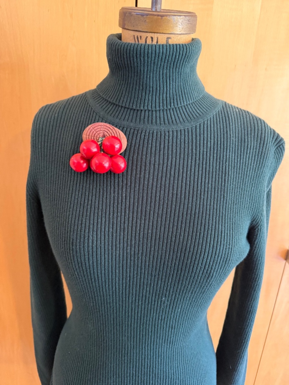 Vintage Bakelite Dangling Red Cherries' Brooch - "Charming Cherries"